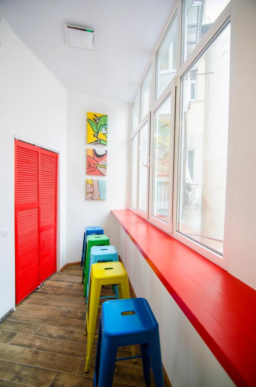 Pop Art Hostel Lviv Exterior photo