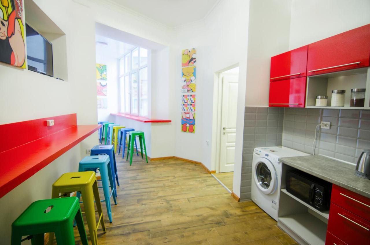 Pop Art Hostel Lviv Exterior photo